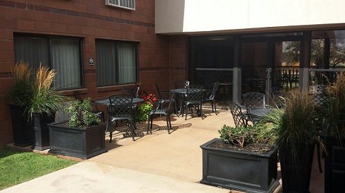 Monticello Utah Motel With Outdoor Dining